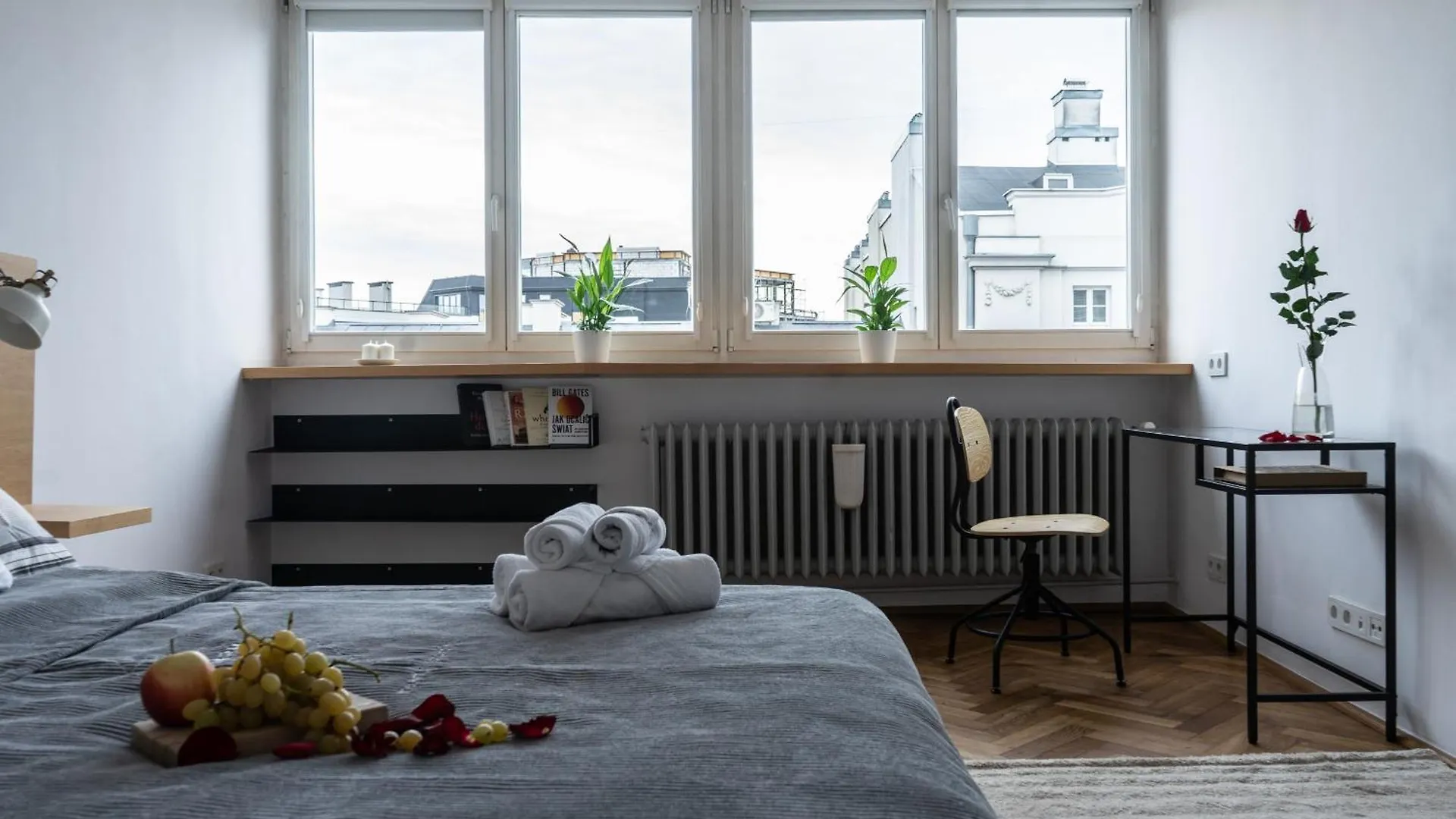 Oomph Warsaw Central Elegant Apartment