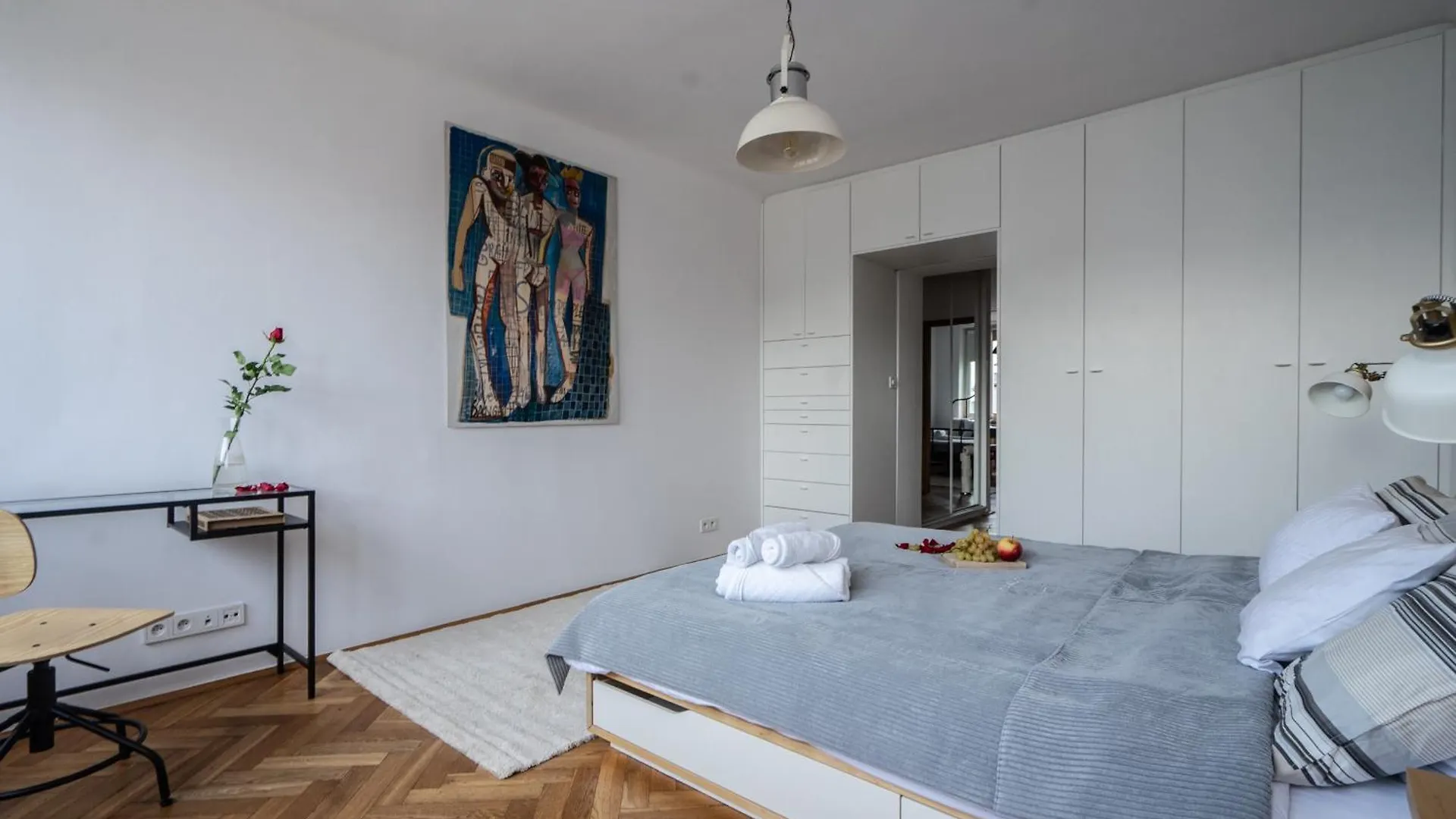 Oomph Warsaw Central Elegant Apartment