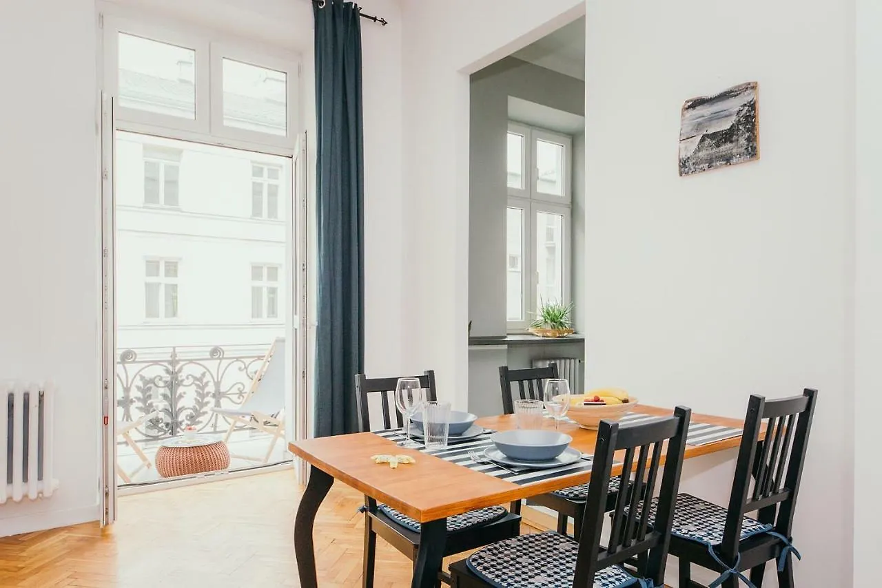Oomph Warsaw Central Elegant Apartment