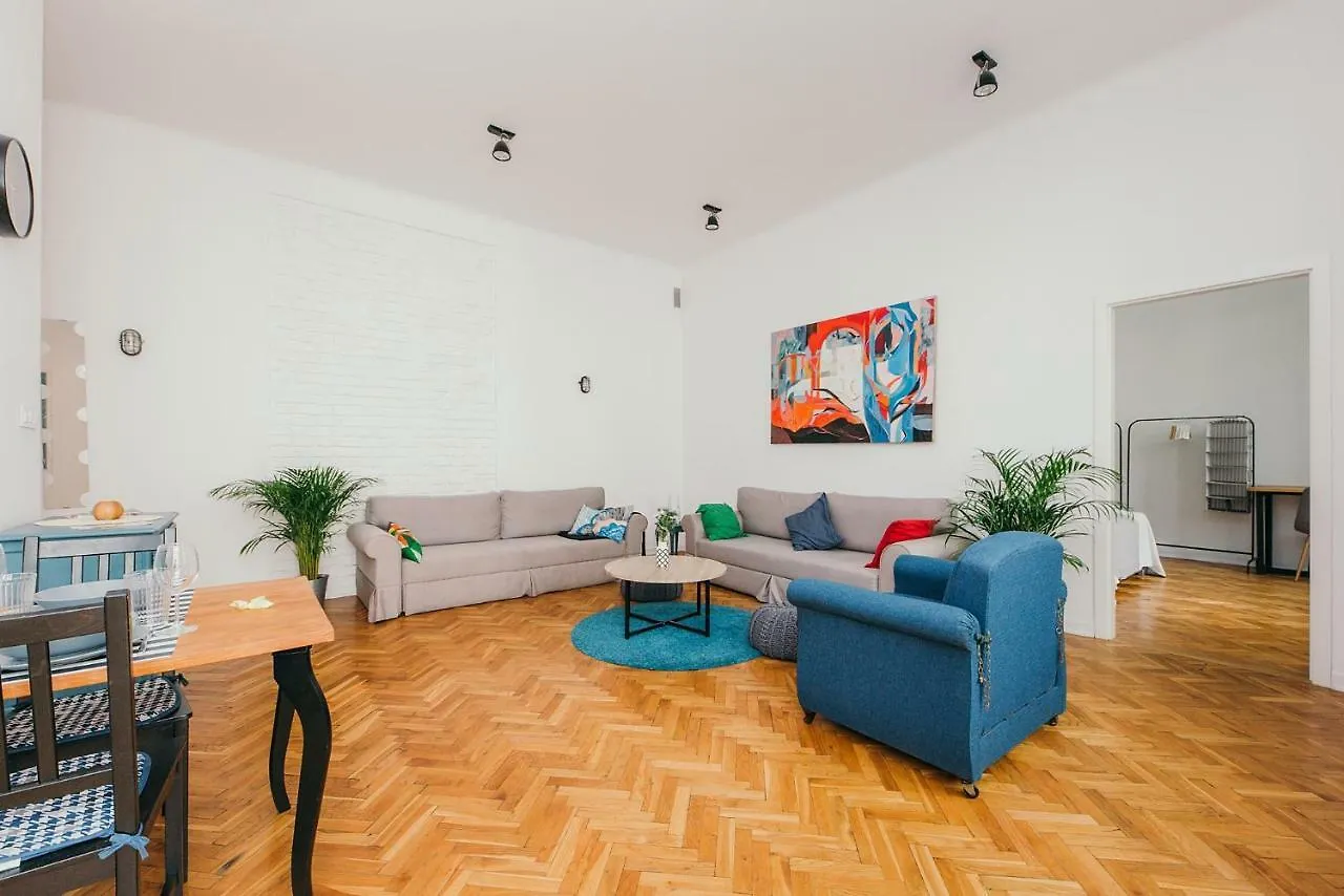 Oomph Warsaw Central Elegant Apartment